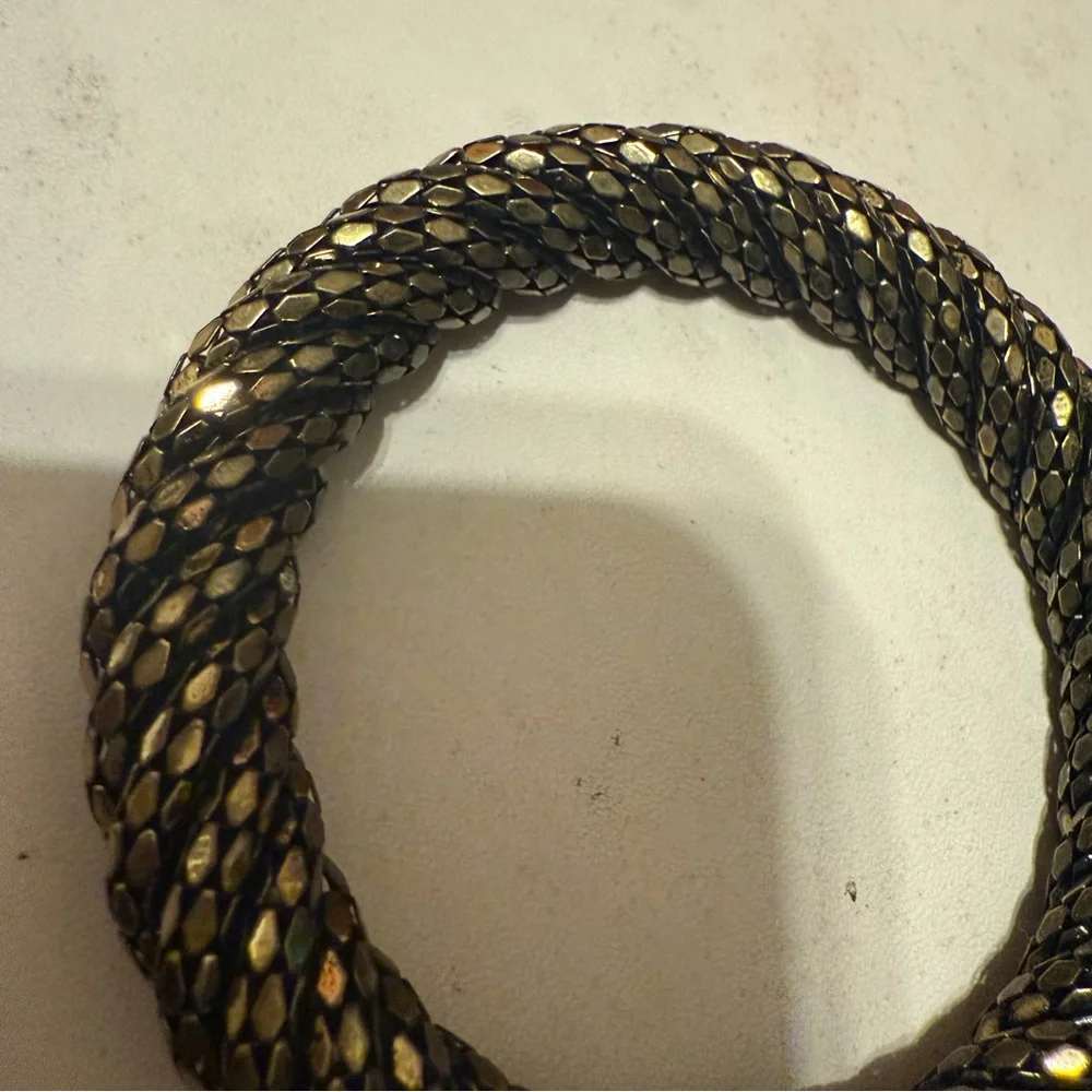 Vintage 1970's Brass Color Tone MESH Metal Swirl Bangle Bracelet *RARE*